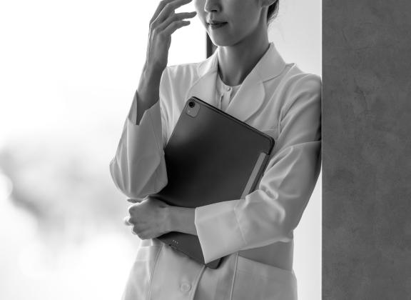 女性が悩んでいる